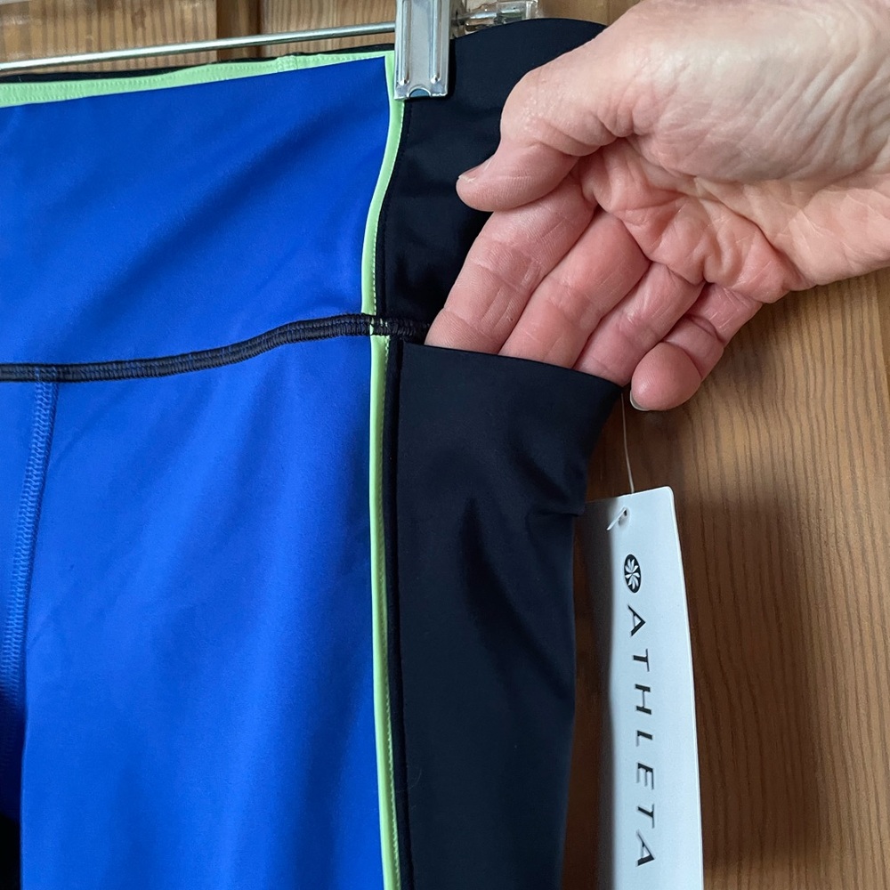 NWT Athleta Velocity Stash Colorblock Capri, Small, Blue, White, Black - Picture 3 of 8